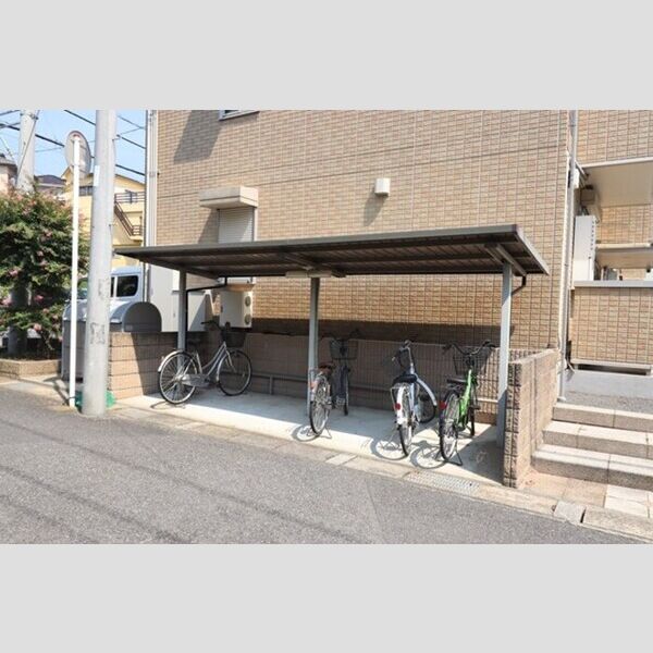 PEACEFULLY 駐輪場