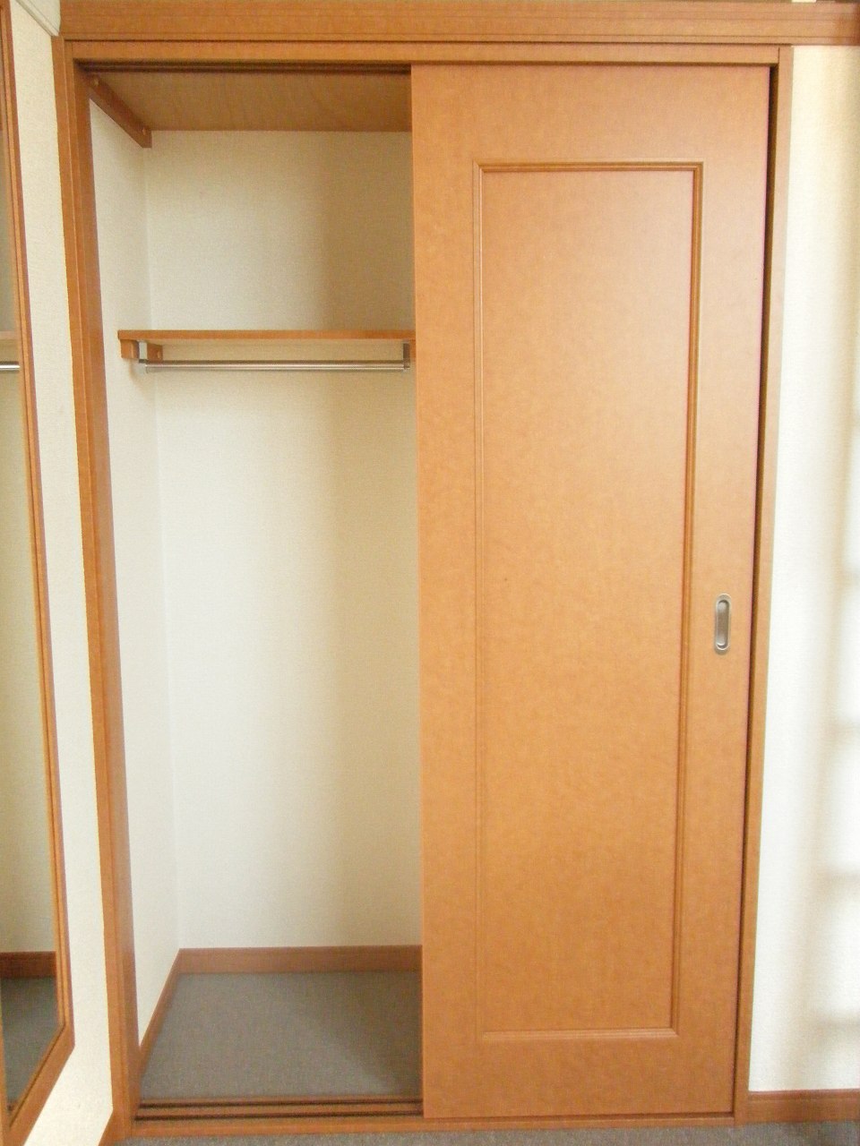 レオパレスグリーン青毛 内観