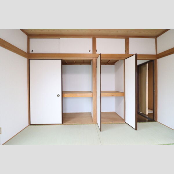 テラス上峰 ★押入★