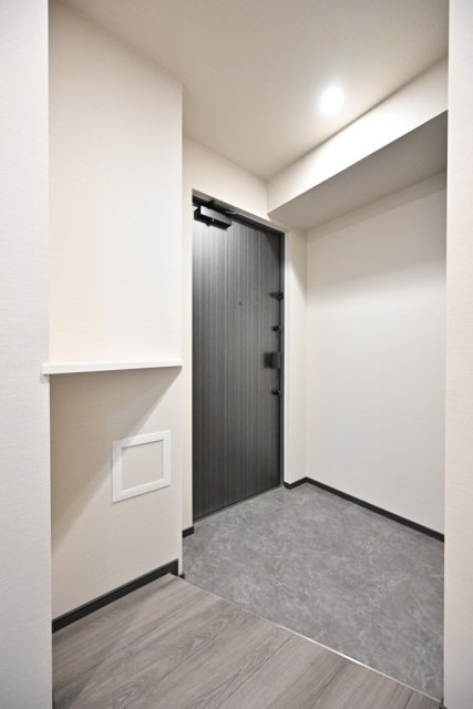 ＧＲＡＮＳＩＴＥ　ＮＡＫＡＭＥＧＵＲＯ3階 玄関