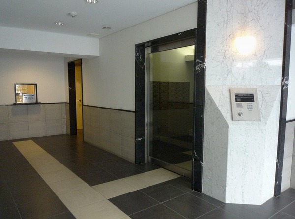 アーバイル三田慶大前202号室 エントランス