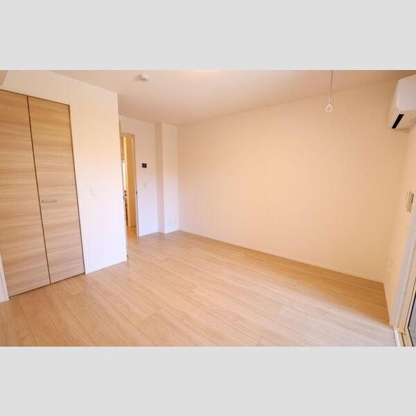 レーヴ・シェソワ106号室 洋室