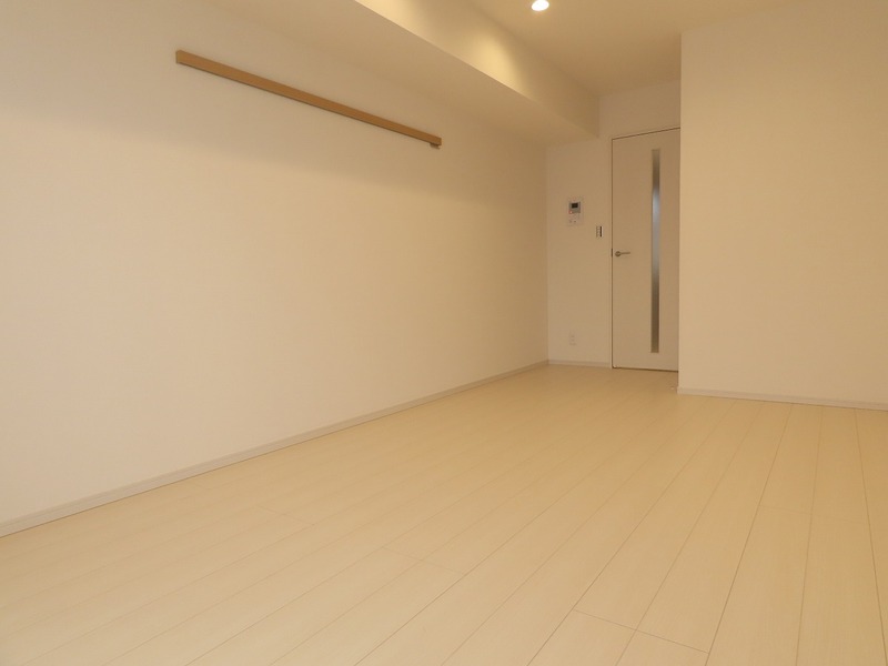 リブリ・June KALUNASIA1階 内観