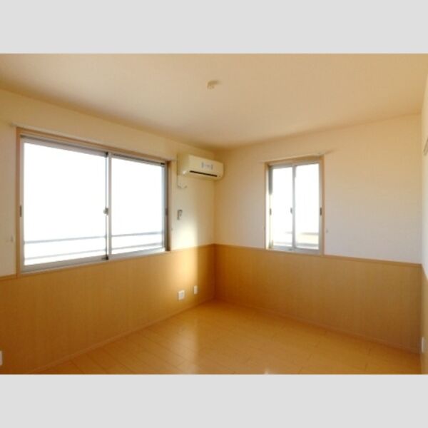 グランドソレイユ　A棟301号室 北東側洋室