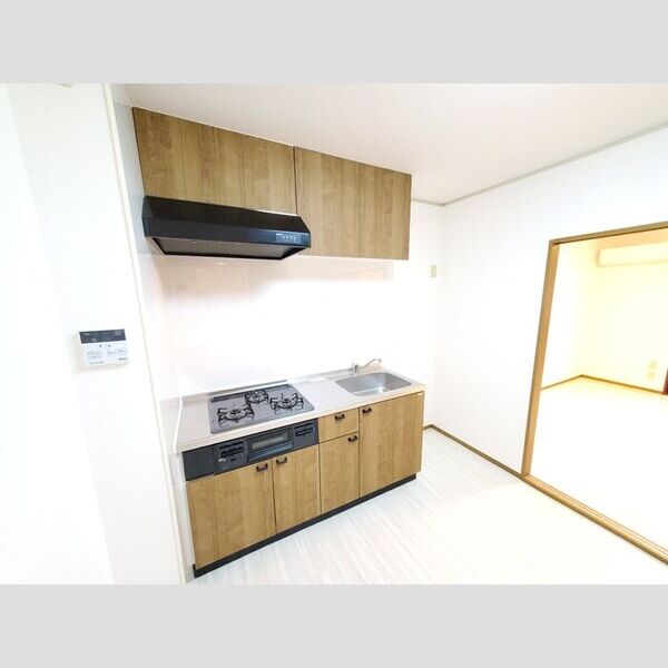 サウスヒル　B 新品の3口コンログリル付システムキッチン♪