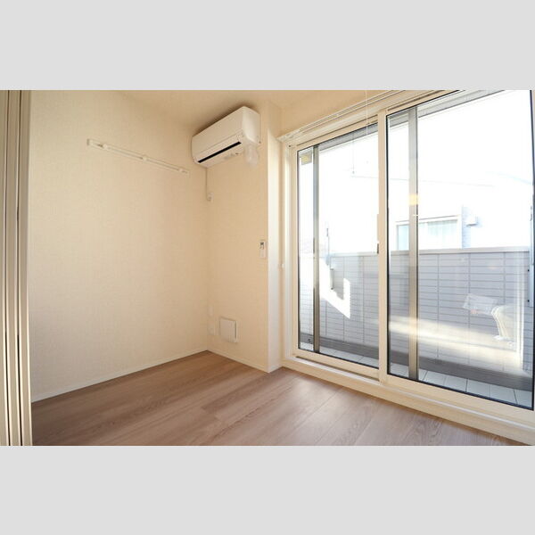 ピュアハイム大倉山307号室 リビング