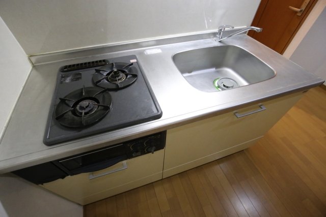 Pｒｕｎｕs南大井 システムキッチン（2口ガスコンロ・グリル付）