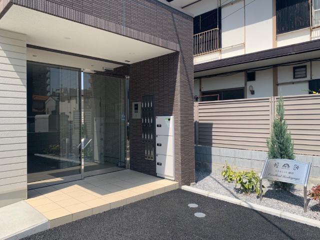 エクセレント越谷 外観写真（昼）