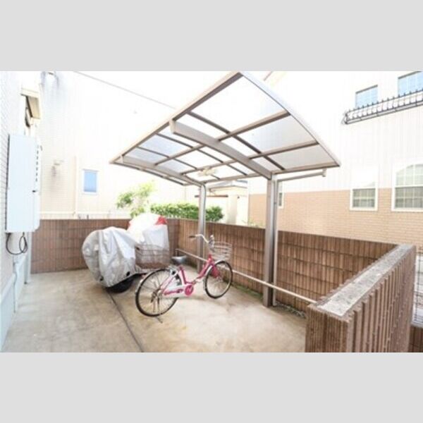 ドミールおおたかの森 駐輪場