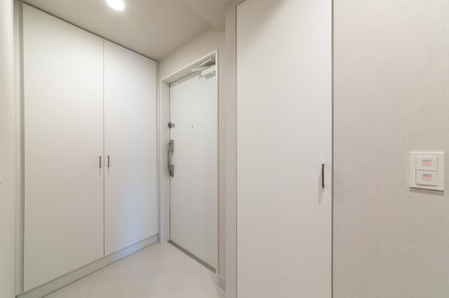 プラウドフラット西早稲田1001号室 玄関