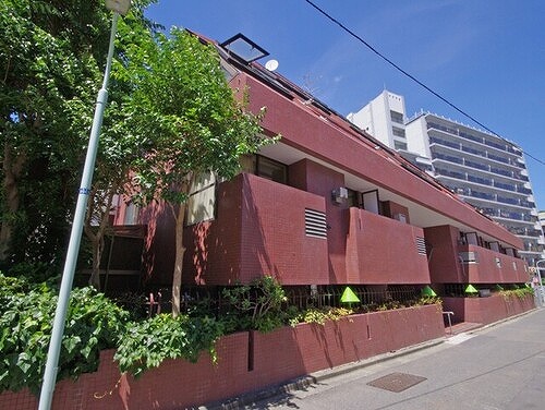 ライオンズマンション六本木1階 外観