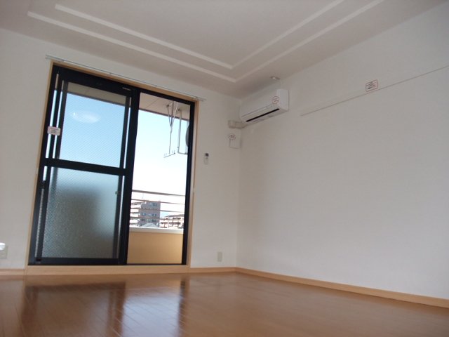 ローザ　オノモン105号室 洋室