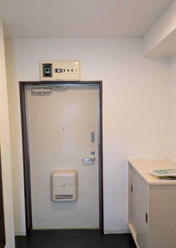 メビウスメルズ1階 玄関