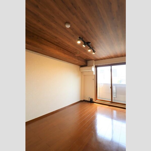 ファミール河内 リビング