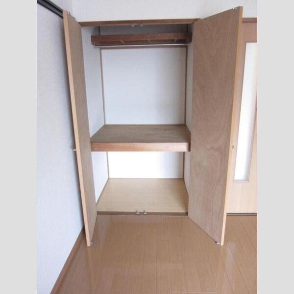 ハイツ井上　A 物入