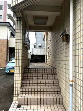 センチュリー永山403号室 エントランス