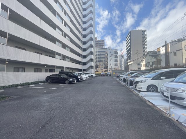 アソシエール溝の口0104号室 駐車場