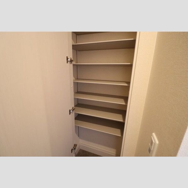 リアルコートE101号室 シューズボックス