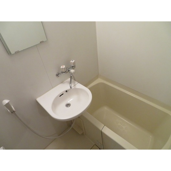 ルピナス　ヤマジ0102号室 同建物別部屋の参考画像