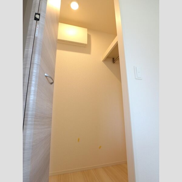 ラ・パーチェ305号室 クローゼット