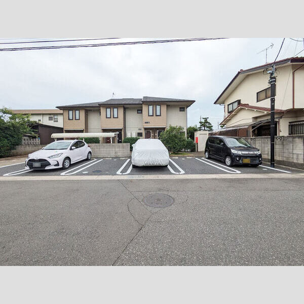 ボンヌール・ホノカ 駐車場