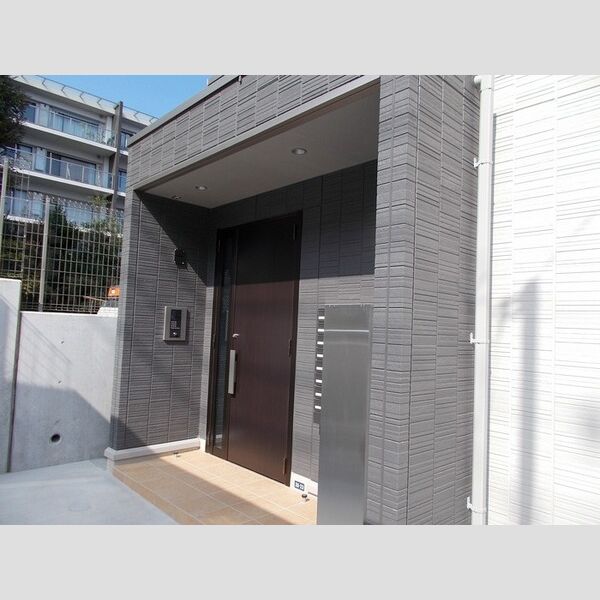 SIGNATURE 05 片倉レジデンス110号室 エントランス