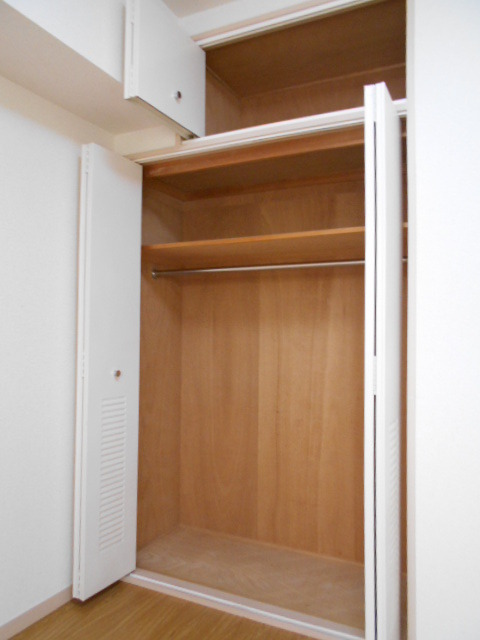 ラ・クラッセ西寺尾0211号室 ☆天袋もありたっぷり収納できます☆