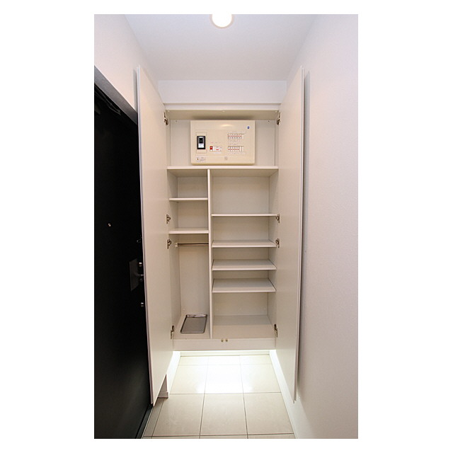 ドゥーエ日本橋浜町0504号室 玄関