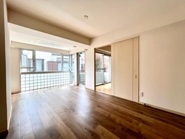 ウヴラージュ広尾 リビング