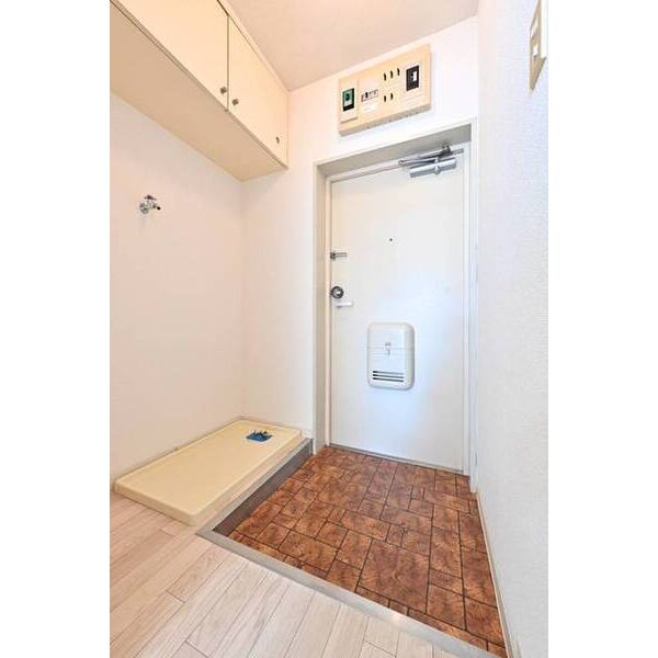 メゾン・ド・ジュール0205号室 玄関