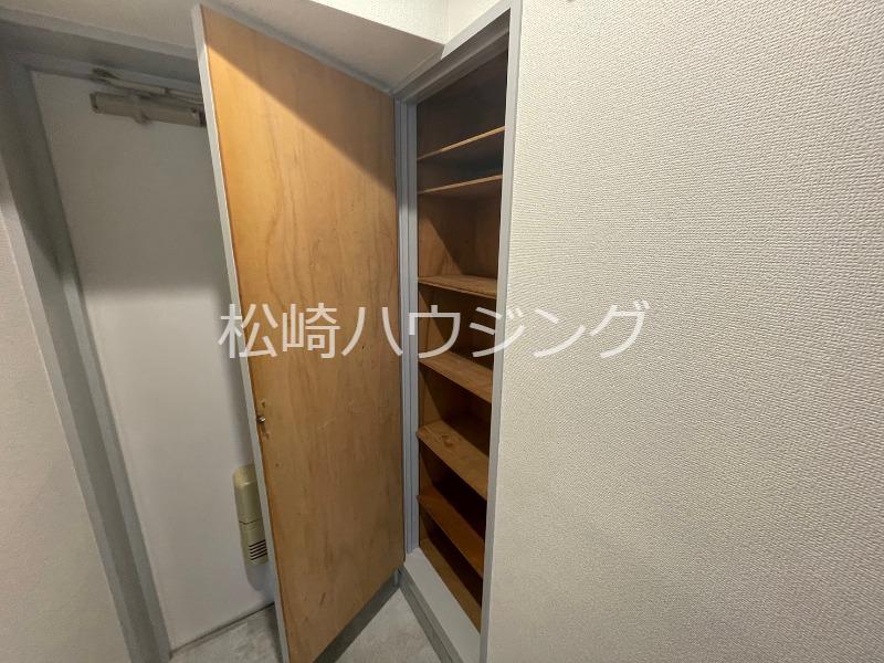 ナカムラビル 玄関