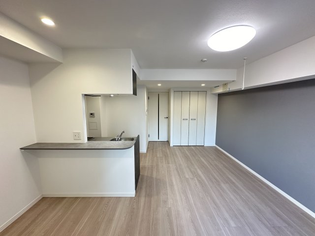 T&F KANNAI BLDG 寝室