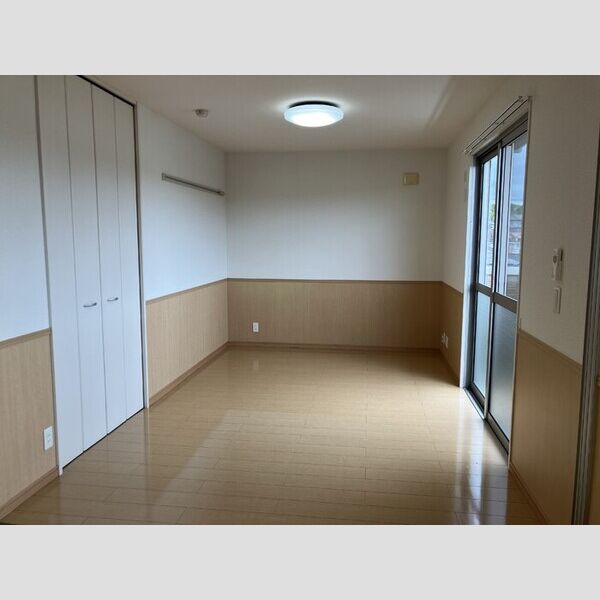 ソレアード301号室 洋室