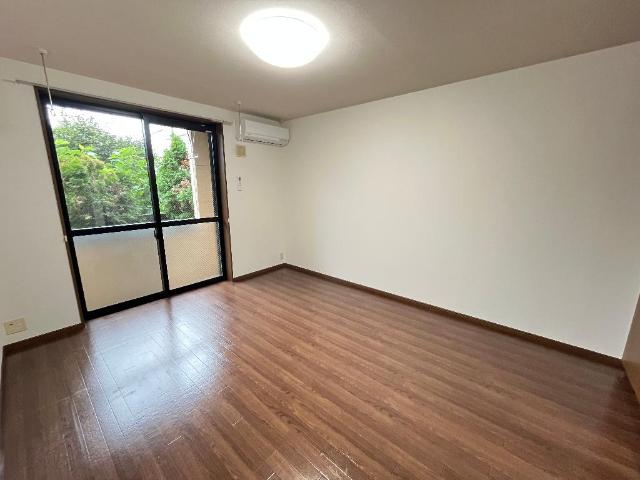 Ｂｒｉｌｌａｒ（ブリジャール）105号室 洋室