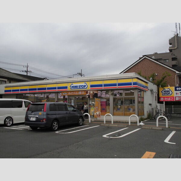 リヴェール石田102号室 ミニストップ日野石田店 (192 m)