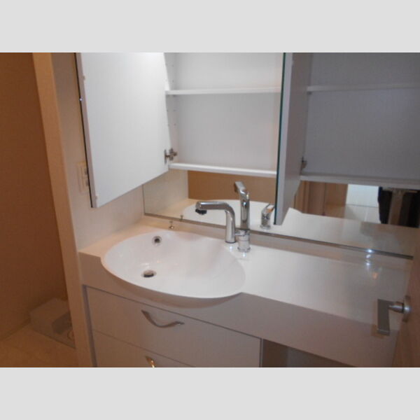 ベルエキップ 洗髪洗面化粧台