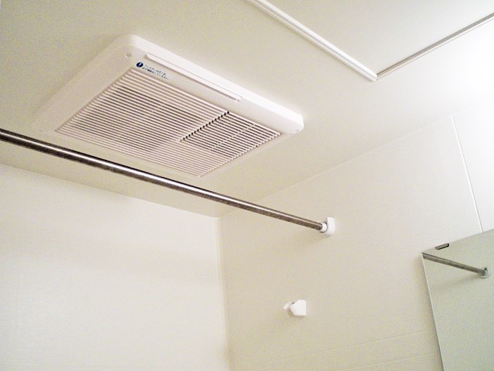 レオパレスカーサ205号室 浴室乾燥機