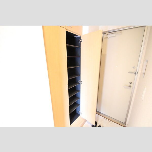 ラピュタ 玄関には大容量のシューズボックス!