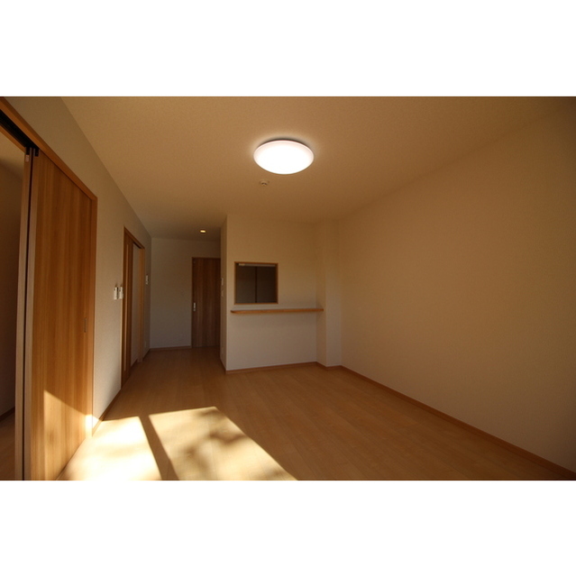 アムール East リビング