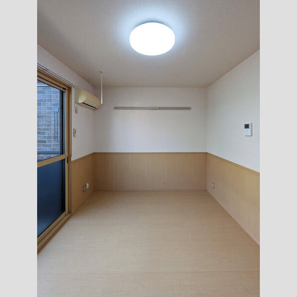 ヴェルドミール102号室 洋室