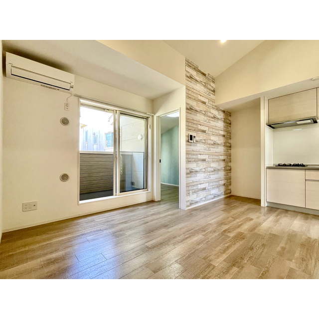 モナ・ローベル203号室 ☆LDK9.5帖