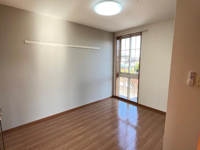 プラム　ツリィ201号室 東側洋室