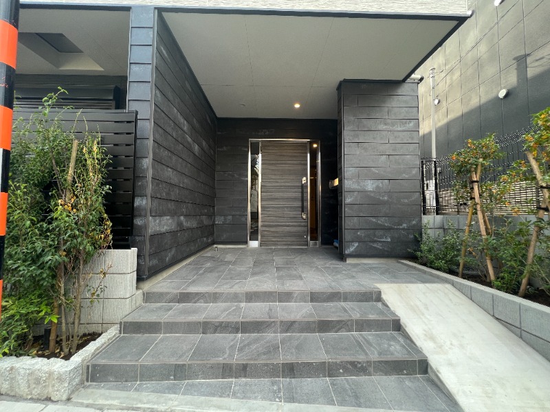 Tre　Court　Kitasenju（トレコート北千住）2階 エントランス