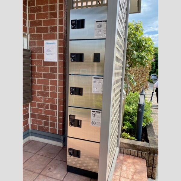 ロカ・パインハイツ 宅配BOXあり