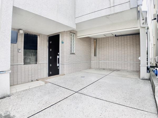 目黒区原町二丁目戸建 エントランス