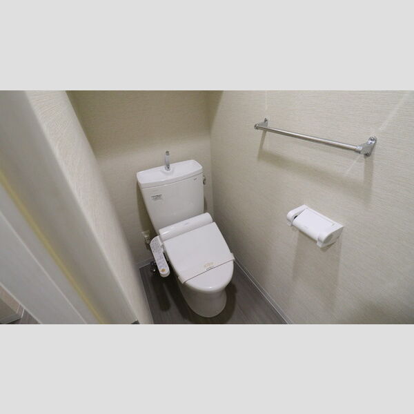グランヴェールHIRO302号室 トイレ温水洗浄暖房便座