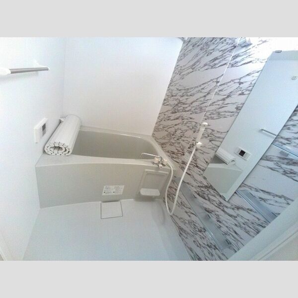 スリジェ横濱・エクラ横濱/　エクラ横濱 浴室換気乾燥機付バスルーム