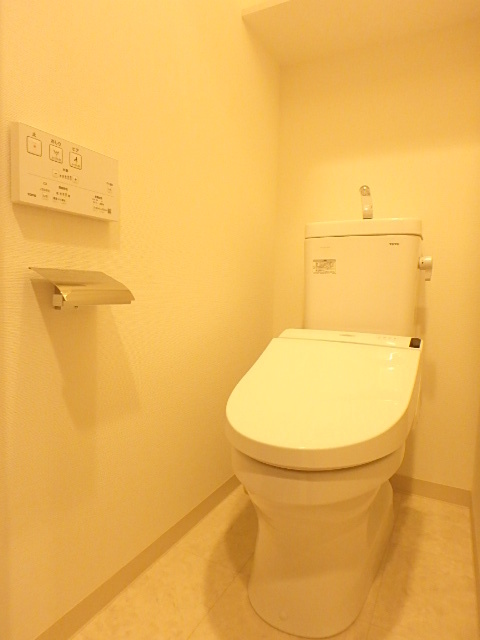 ガーラ新横浜グランドステージ 落ち着いたトイレです