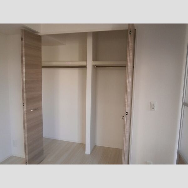 ブランエール白鳥 クローゼット