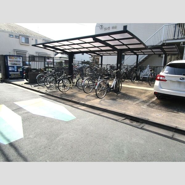 ヴィラ中山　A棟113号室 駐輪場